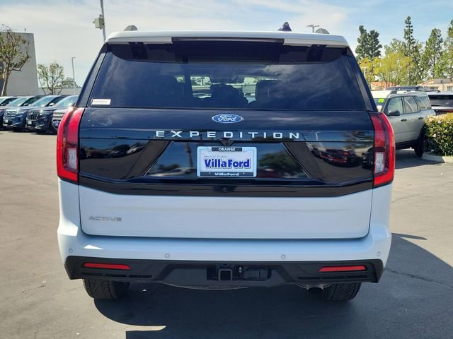Certified 2025 Ford Expedition Active image 4