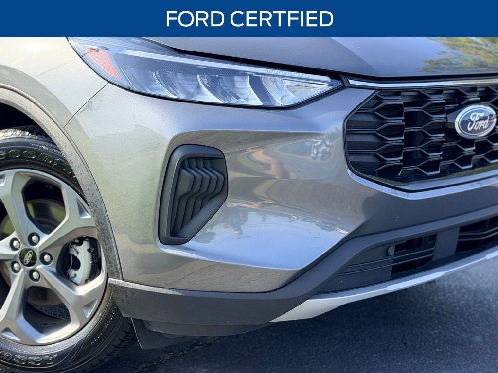 Certified 2025 Ford Escape ST-Line FWD image 3