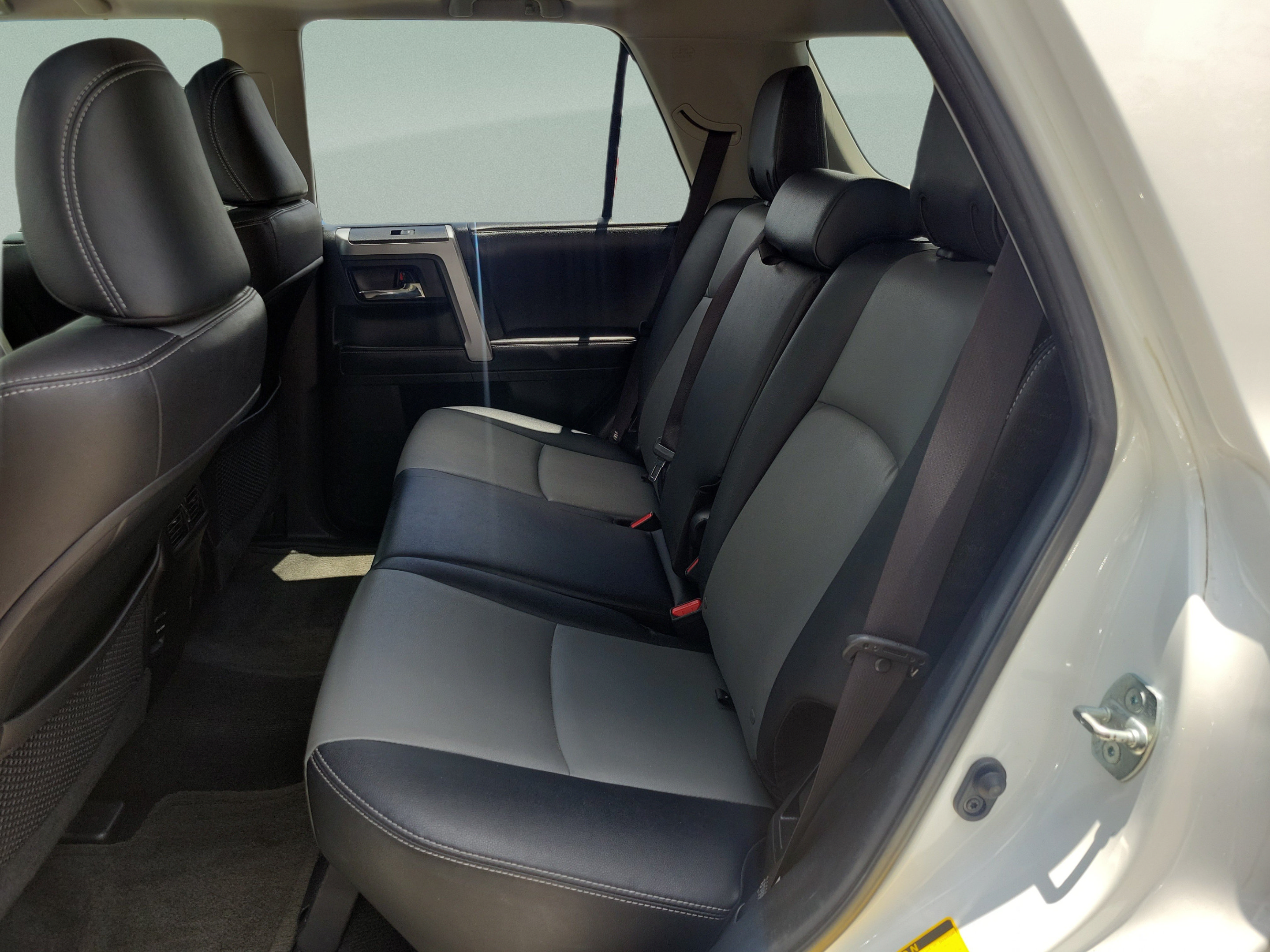 Used 2017 Toyota 4Runner SR5 Premium RWD image 13
