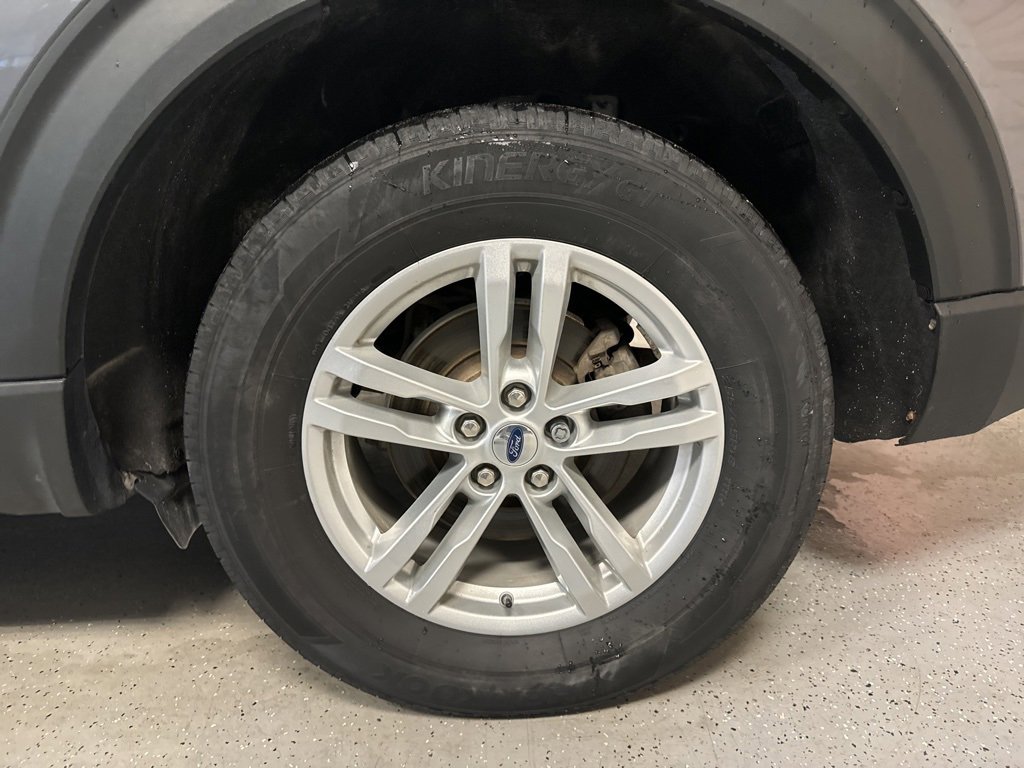 Certified 2022 Ford Explorer XLT w/ Equipment Group 202A image 43