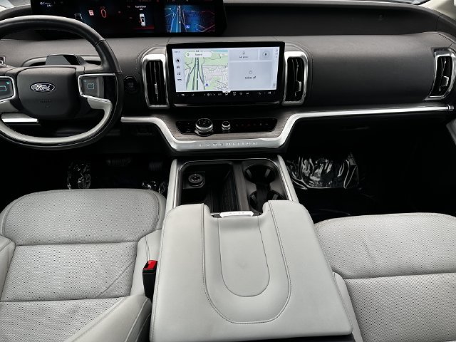 Certified 2025 Ford Expedition Max Platinum w/ Driver's Package AWD/4WD image 15