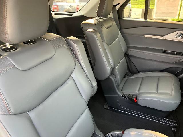 Certified 2025 Ford Explorer Active w/ Active Comfort Package AWD/4WD image 19