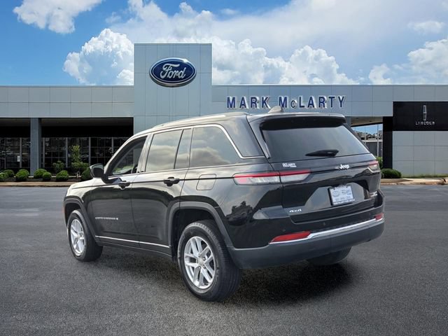 Used 2023 Jeep Grand Cherokee Laredo AWD/4WD image 3