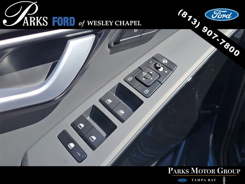 Used 2023 Kia Niro SX Touring image 19