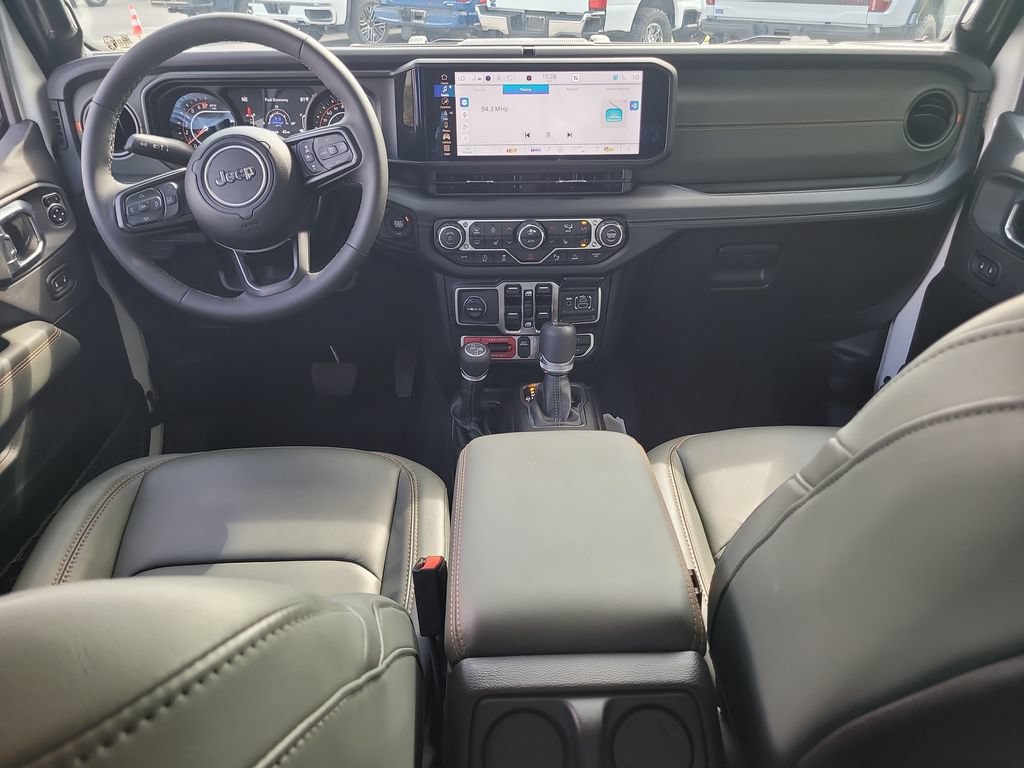 Used 2025 Jeep Gladiator Mojave AWD/4WD image 12