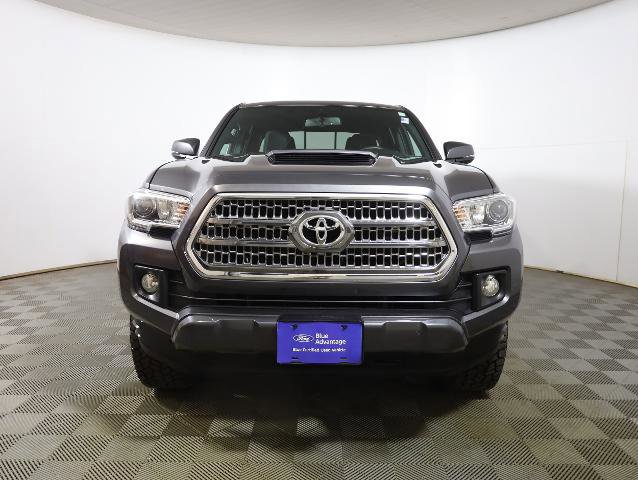 Used 2017 Toyota Tacoma TRD Sport w/ Tow Package (A/T) image 6