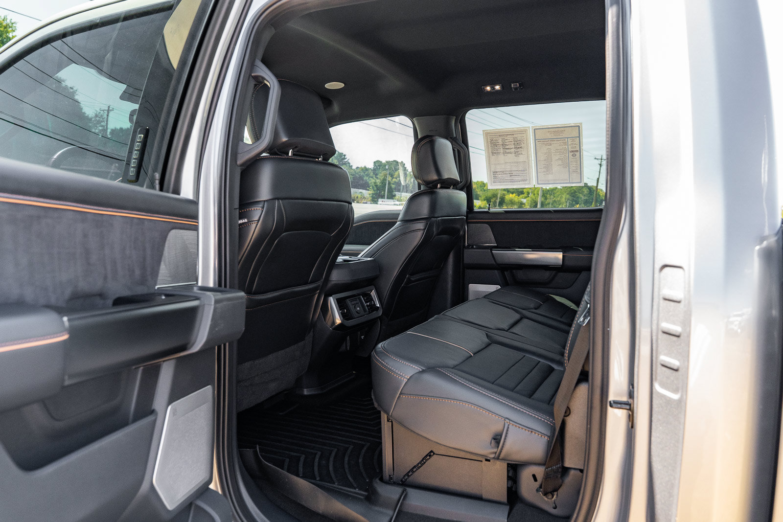 Certified 2024 Ford F450 Platinum w/ FX4 Off-Road Package AWD/4WD image 16