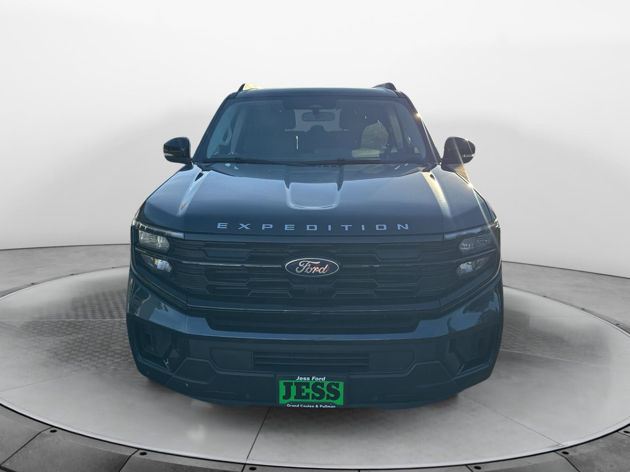 Certified 2025 Ford Expedition Active AWD/4WD image 9