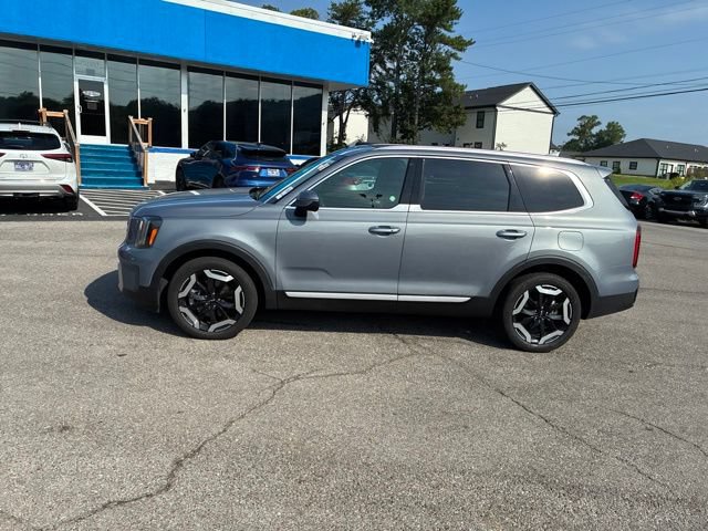 Used 2025 Kia Telluride S FWD image 18