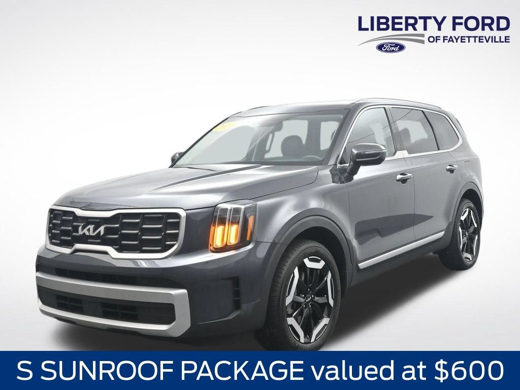 Used 2024 Kia Telluride S w/ S Sunroof Package