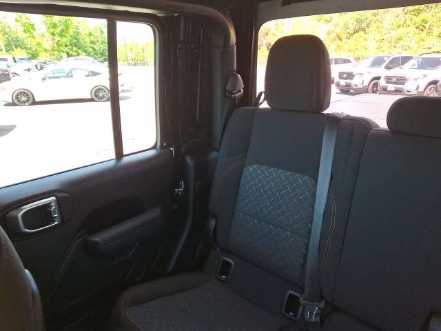 Used 2025 Jeep Gladiator Mojave w/ Convenience Group AWD/4WD image 12