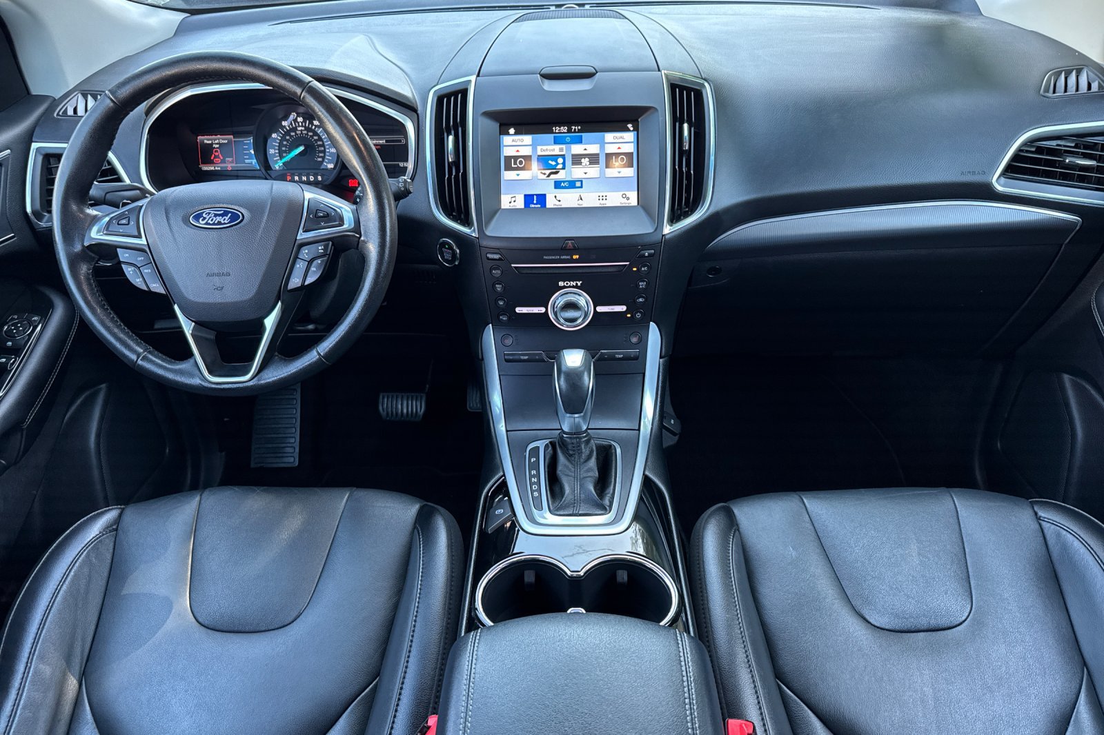 Certified 2018 Ford Edge Titanium w/ Technology Package FWD image 3