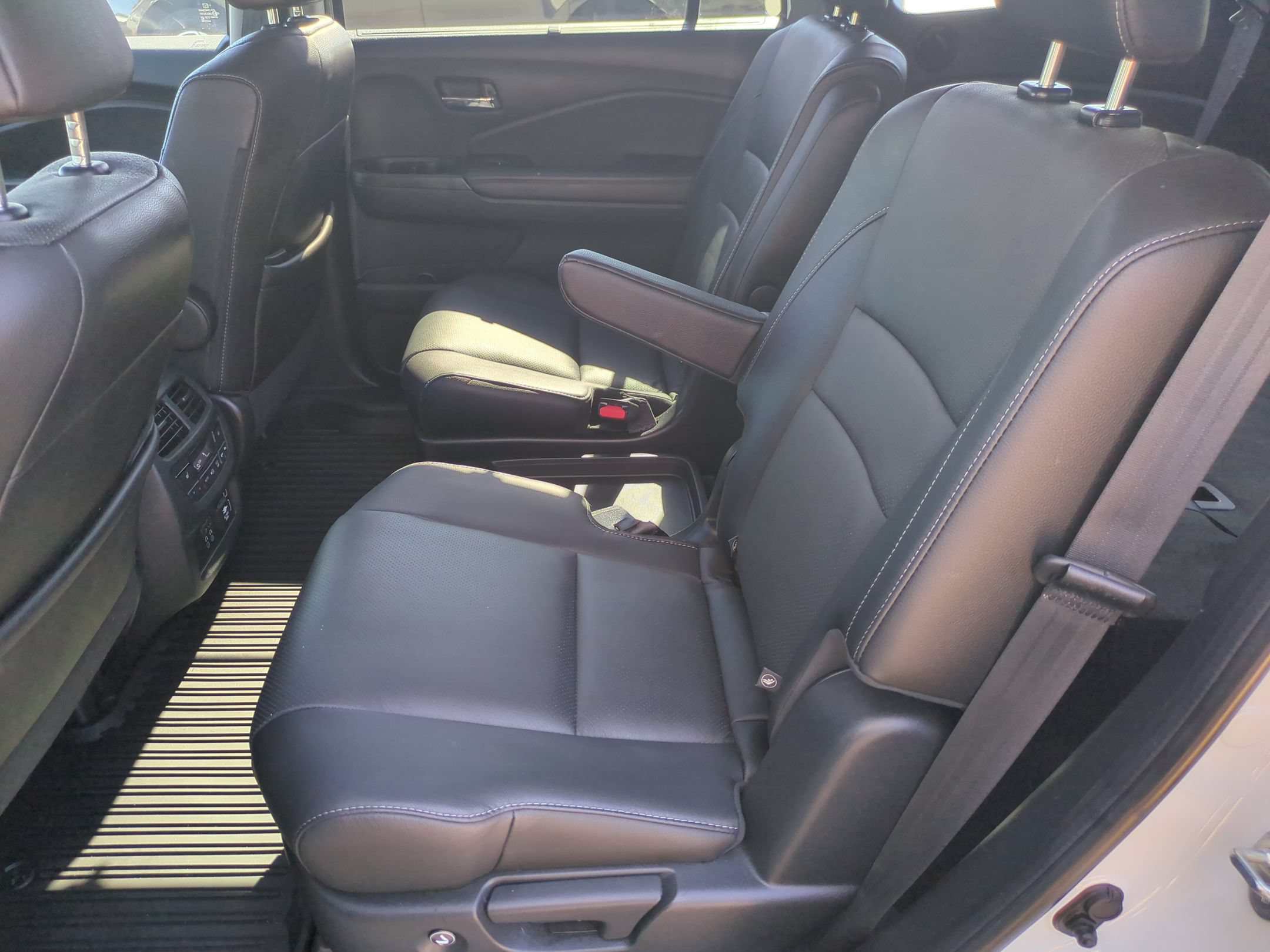Used 2022 Honda Pilot Elite image 27