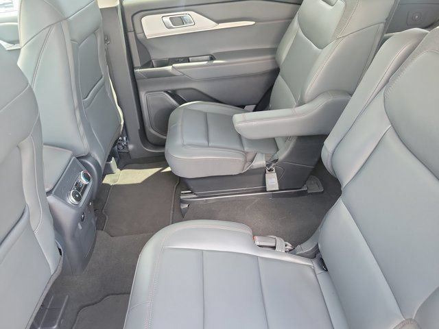 Certified 2025 Ford Explorer Active w/ Active Comfort Package RWD image 12