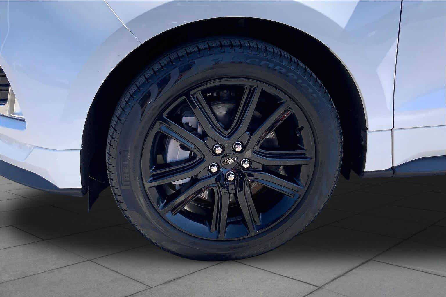 Certified 2024 Ford Edge ST-Line AWD/4WD image 11