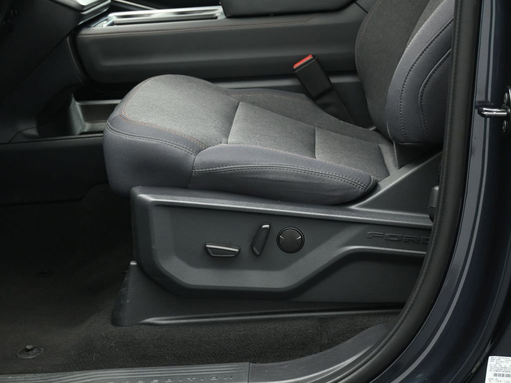 Certified 2025 Ford Expedition Max Active AWD/4WD image 36