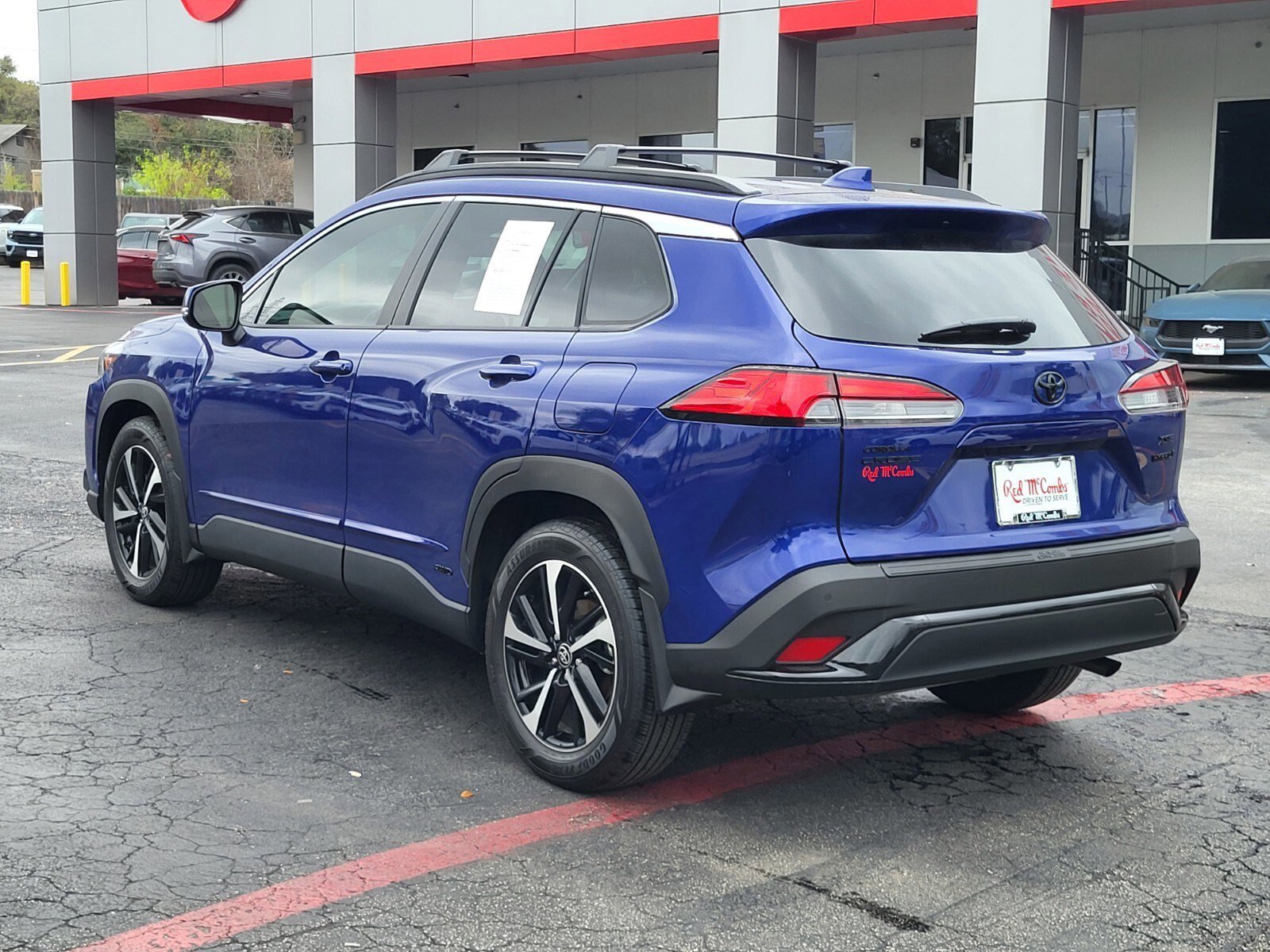 Used 2024 Toyota Corolla Cross AWD Hybrid w/ Convenience Package image 5