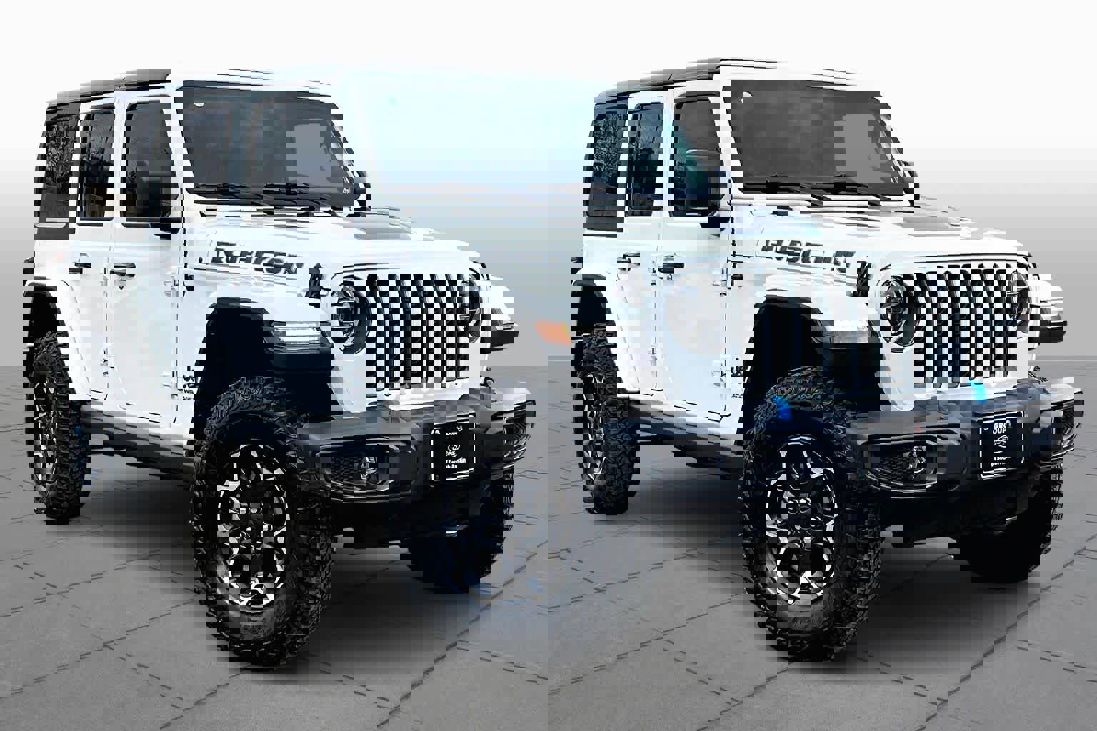 Used 2022 Jeep Wrangler Unlimited Rubicon w/ Cold Weather Group image 3
