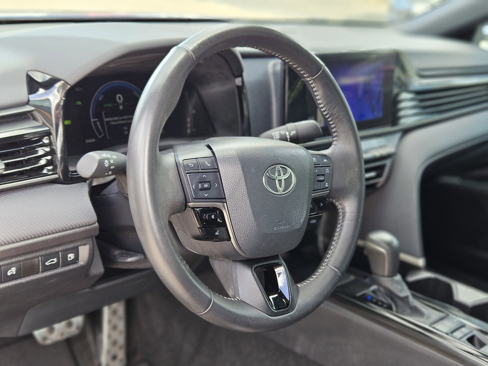 Used 2025 Toyota Camry SE image 20