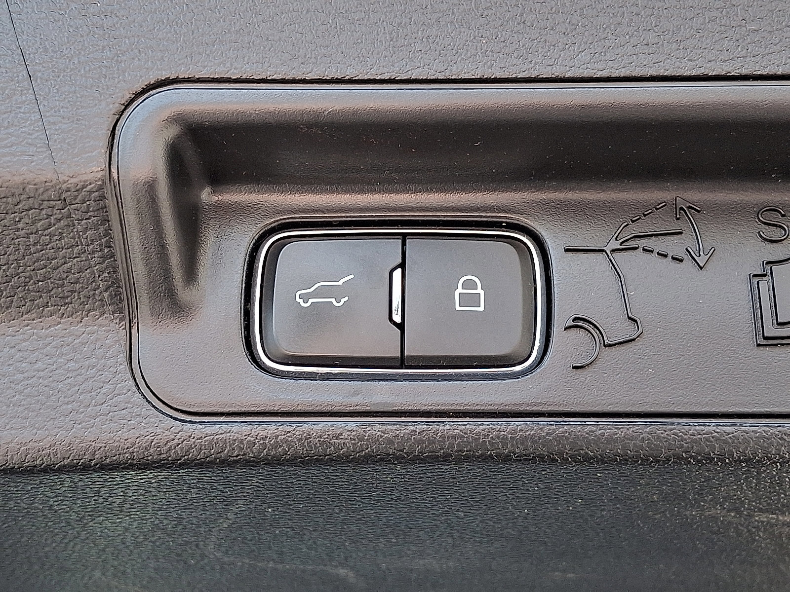 Certified 2022 Ford Explorer XLT image 29