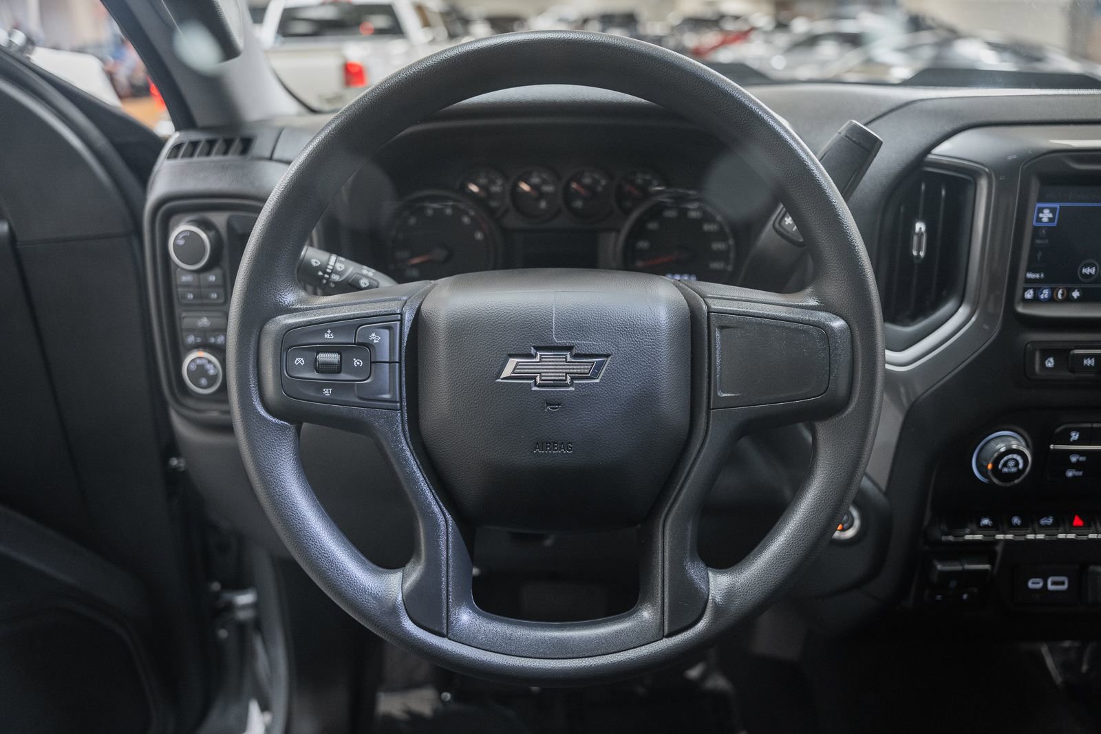 Used 2025 Chevrolet Silverado 1500 Custom Trail Boss w/ Dark Appearance Package AWD/4WD image 35