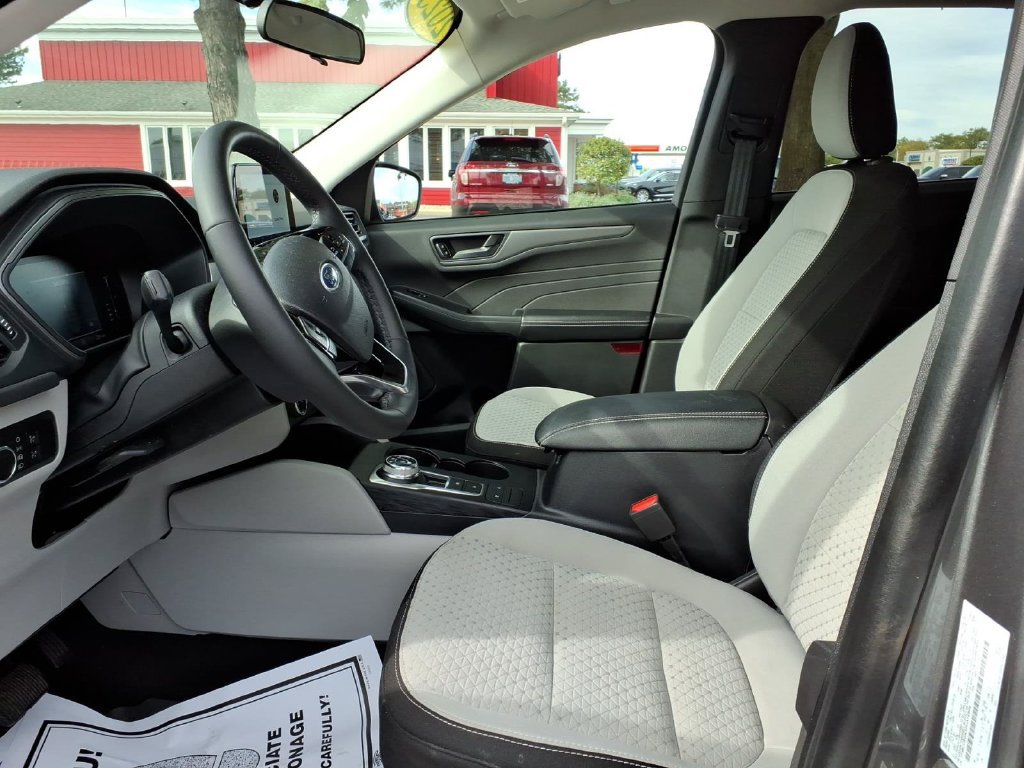 Certified 2023 Ford Escape Active AWD/4WD image 13