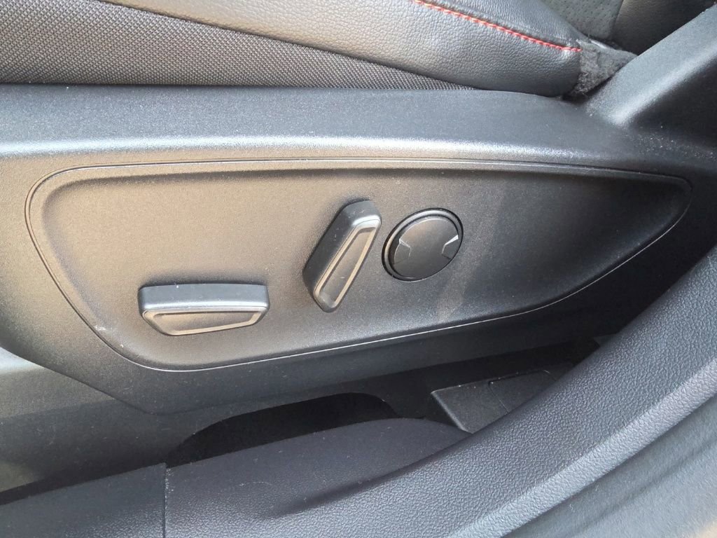 Certified 2022 Ford Escape SEL w/ SEL Stealth AWD Package image 14