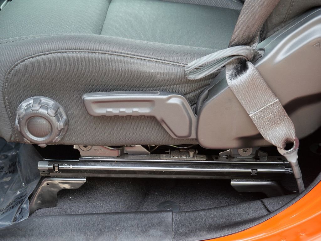 Used 2019 Jeep Wrangler Unlimited Sahara w/ Cold Weather Group AWD/4WD image 10