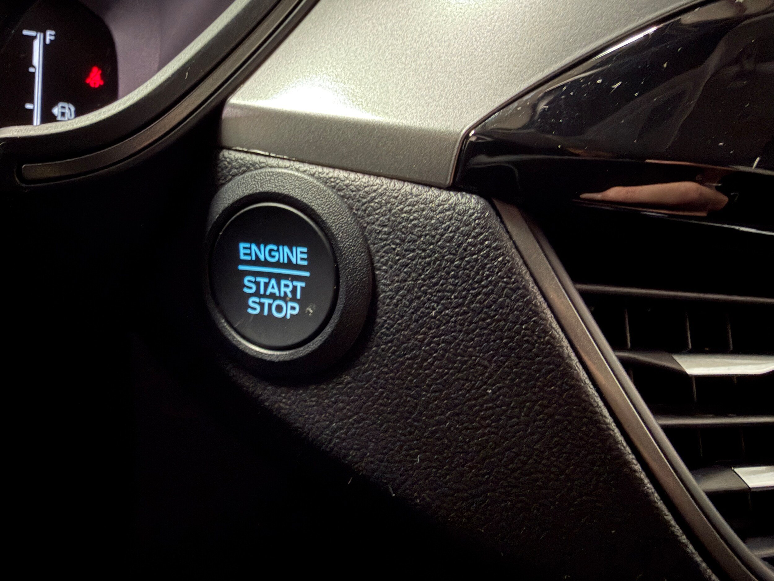 Certified 2025 Ford Escape Active AWD/4WD image 20