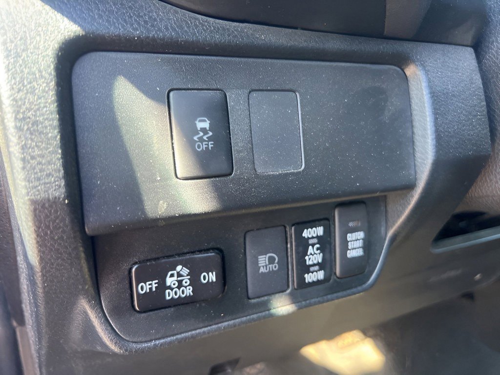 Used 2020 Toyota Tacoma TRD Off-Road w/ Technology Package AWD/4WD image 26