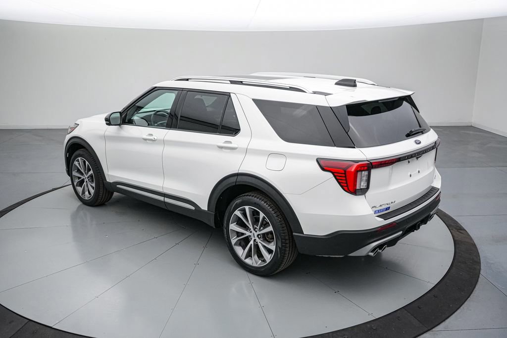 Certified 2025 Ford Explorer Platinum w/ Ultimate Package image 3