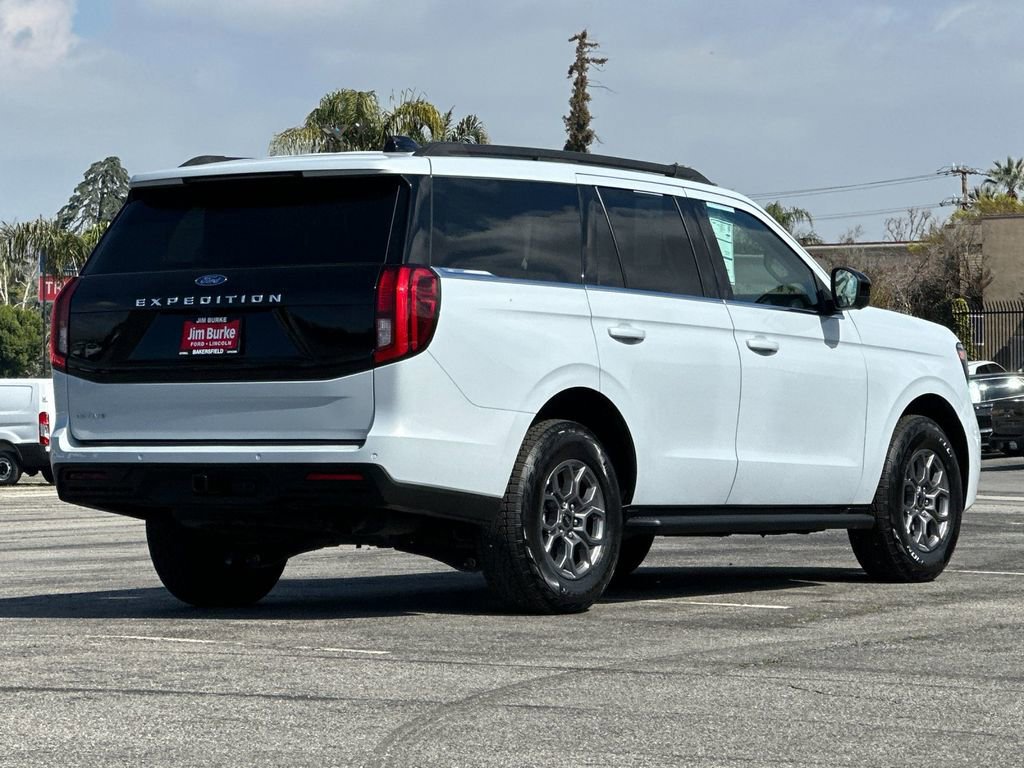 Certified 2025 Ford Expedition Active image 5