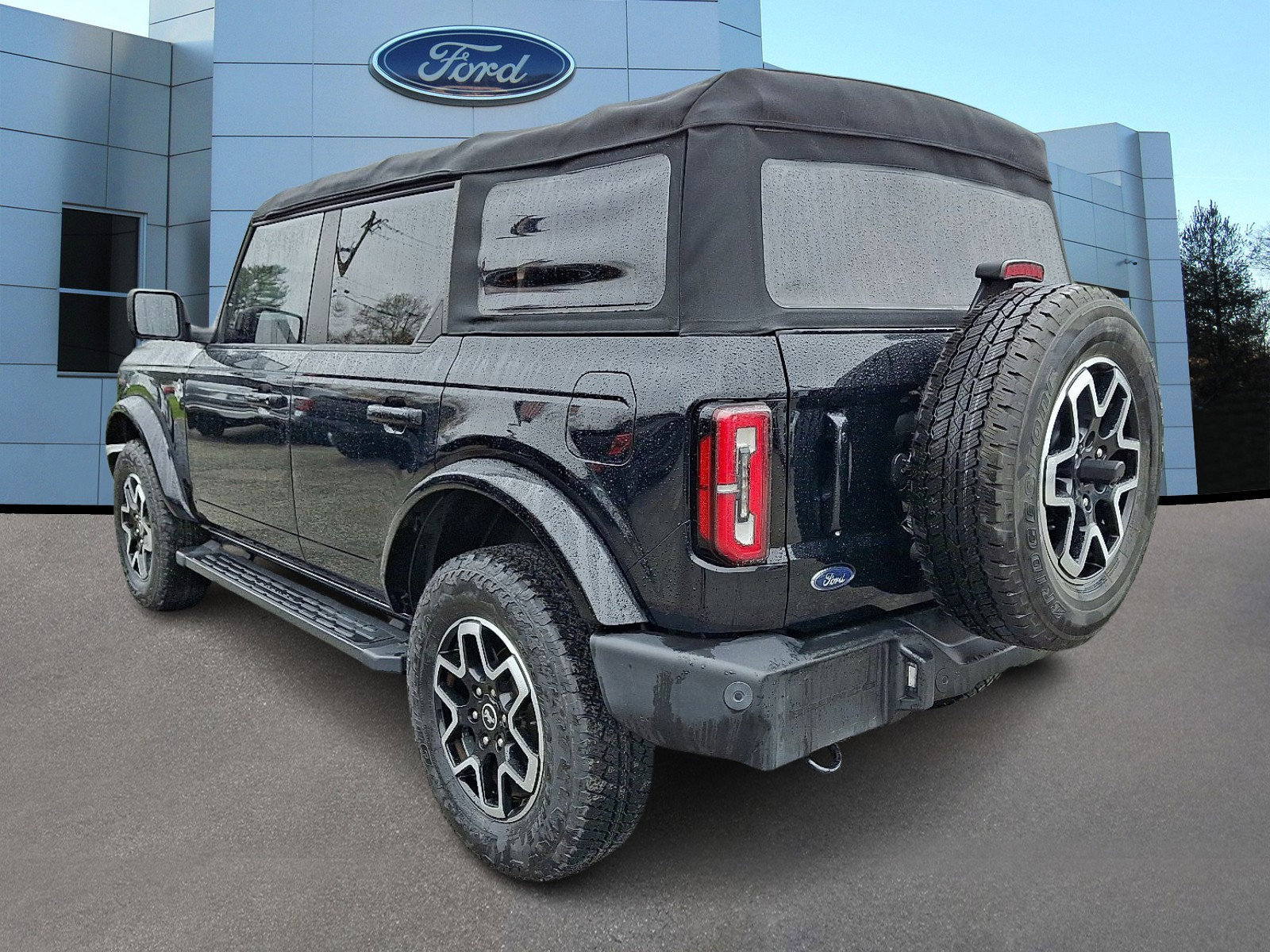 Certified 2022 Ford Bronco Outer Banks image 2