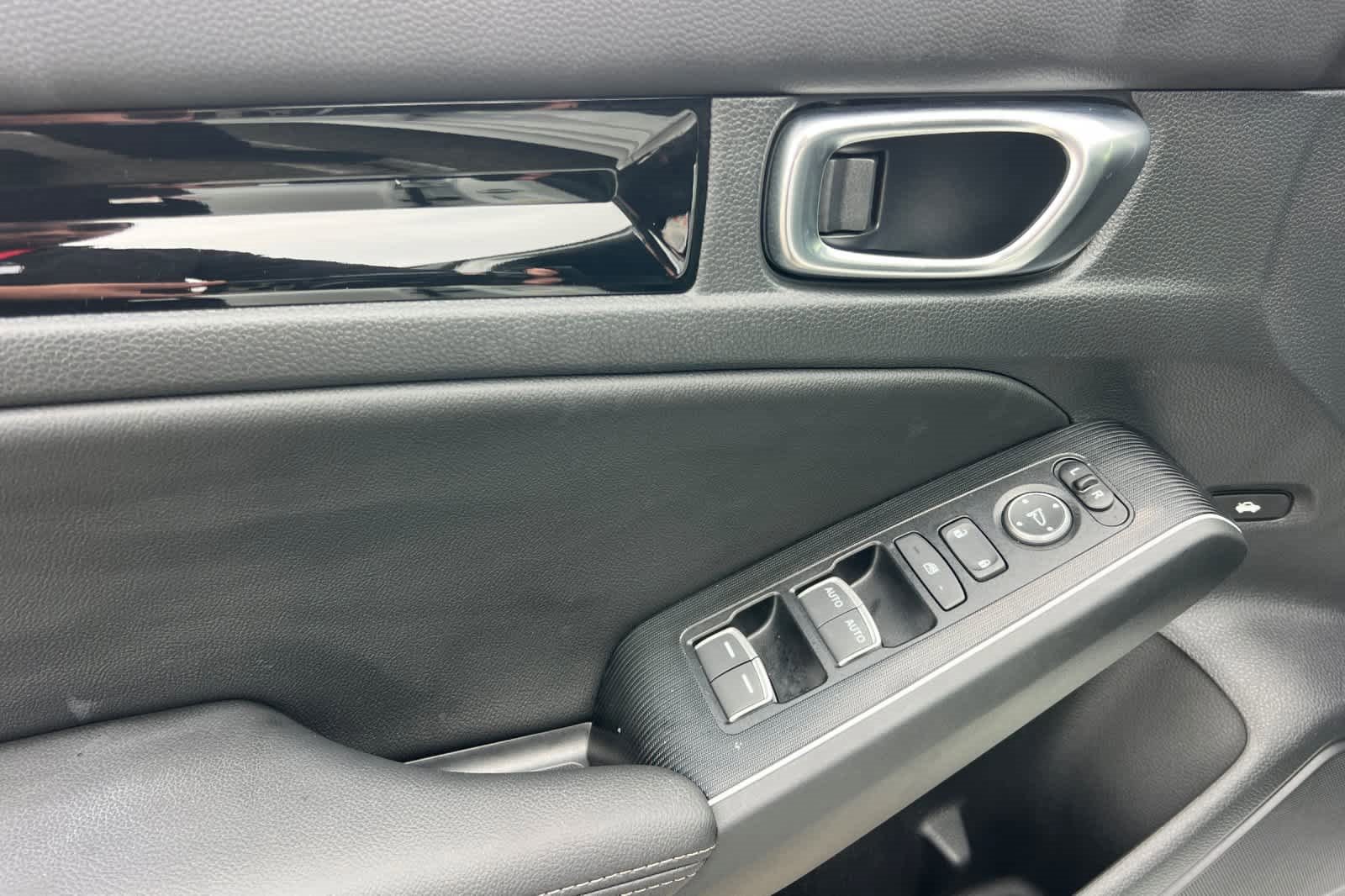 Used 2025 Honda Civic Sport image 12