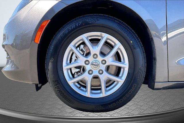Used 2022 Chrysler Voyager LX FWD image 8