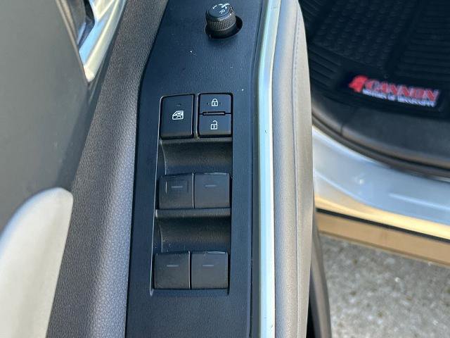 Used 2021 Toyota Highlander XLE image 16