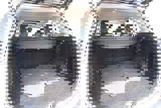 Used 2019 Toyota RAV4 XLE Premium image 14