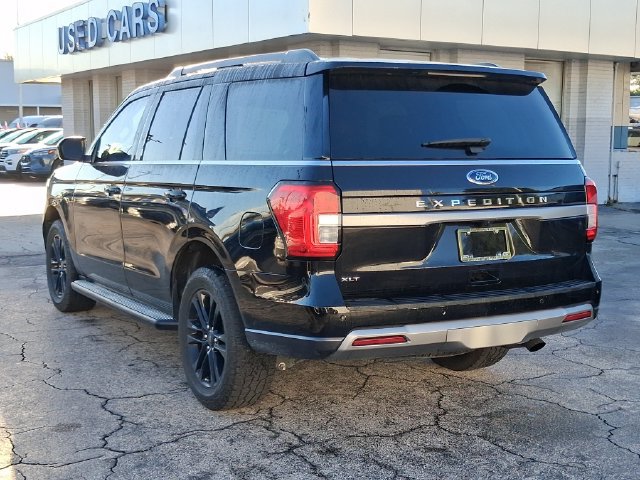 Certified 2024 Ford Expedition XLT RWD image 3