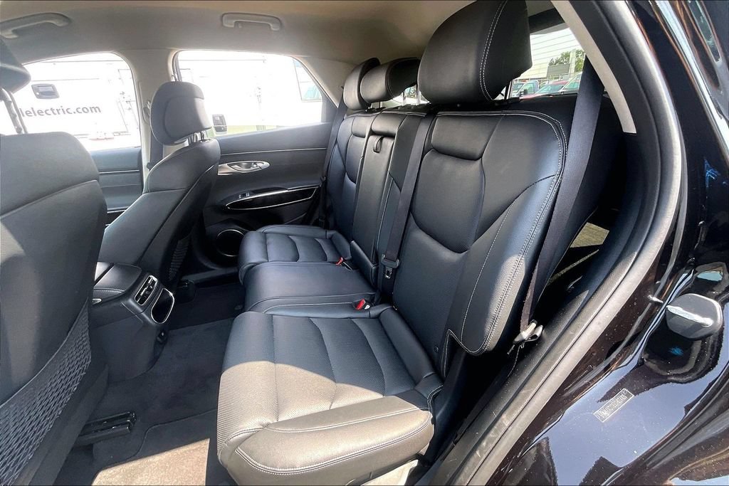 Used 2025 Genesis GV70 2.5T AWD/4WD image 25