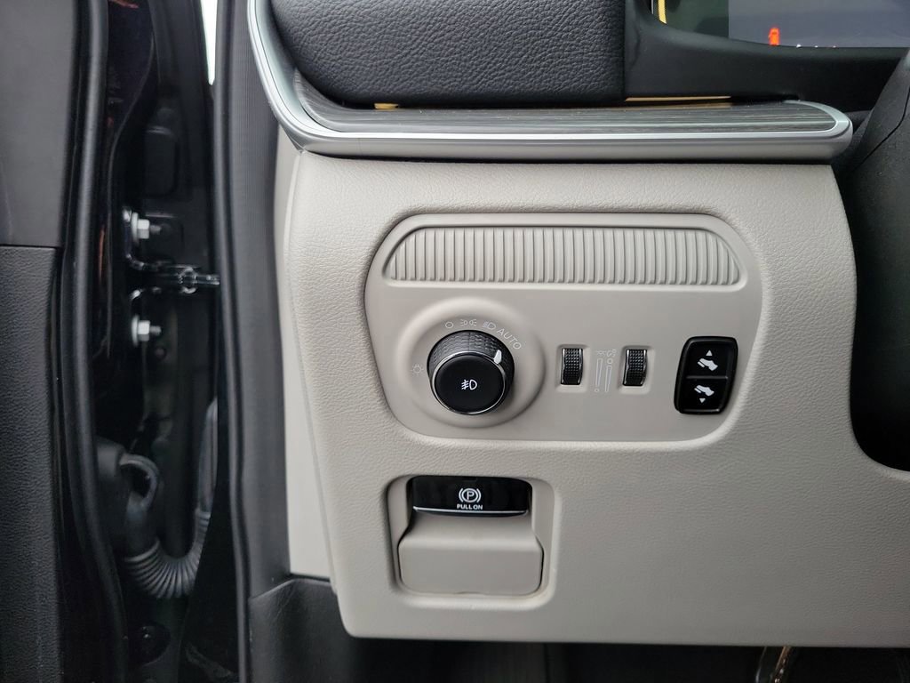 Used 2023 Jeep Wagoneer Series III w/ Premium Group I image 21