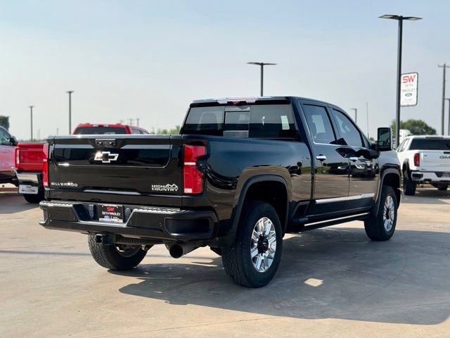 Used 2024 Chevrolet Silverado 2500 High Country w/ High Country Premium Package AWD/4WD image 2