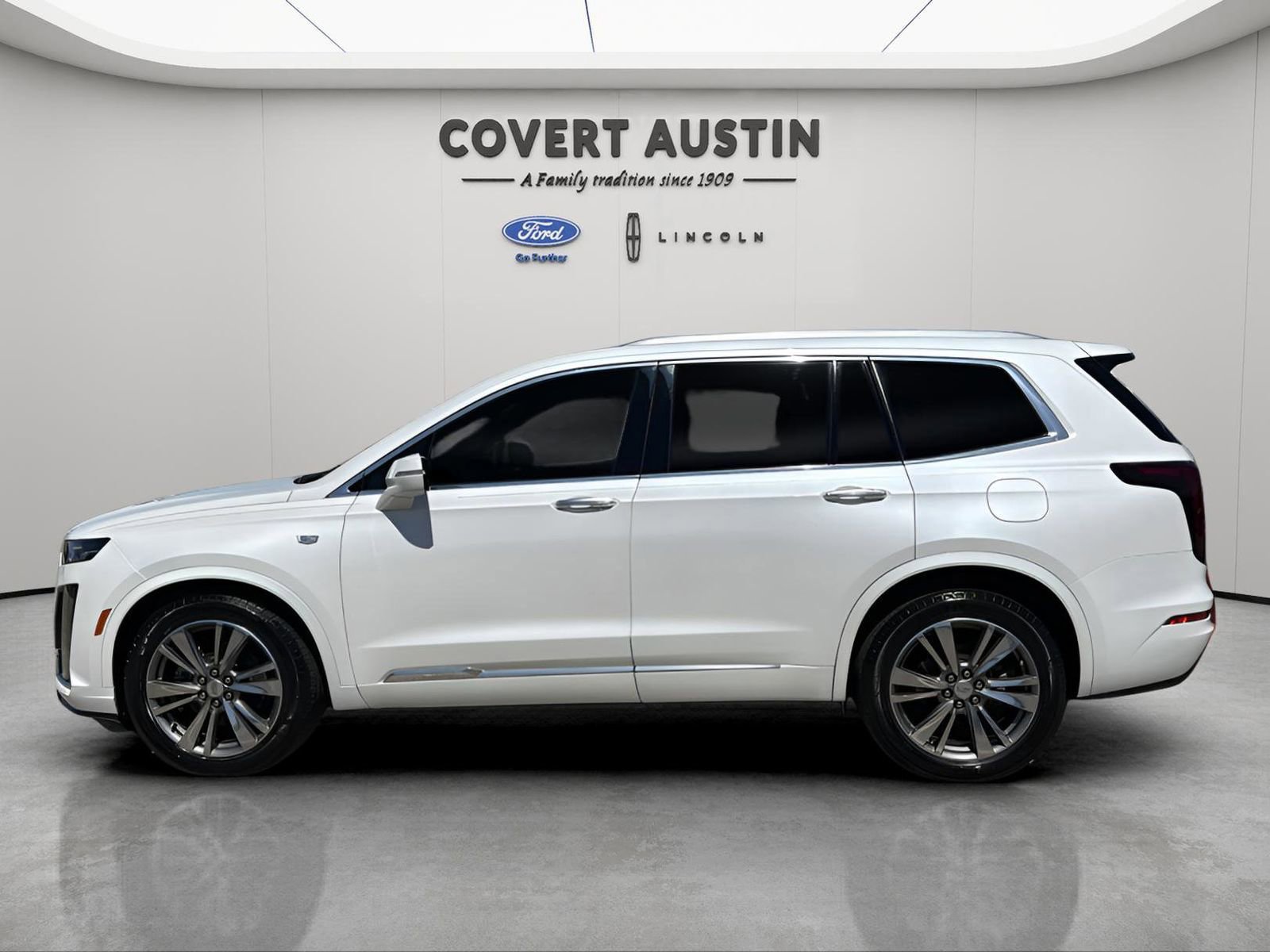 Used 2021 Cadillac XT6 Premium Luxury image 2