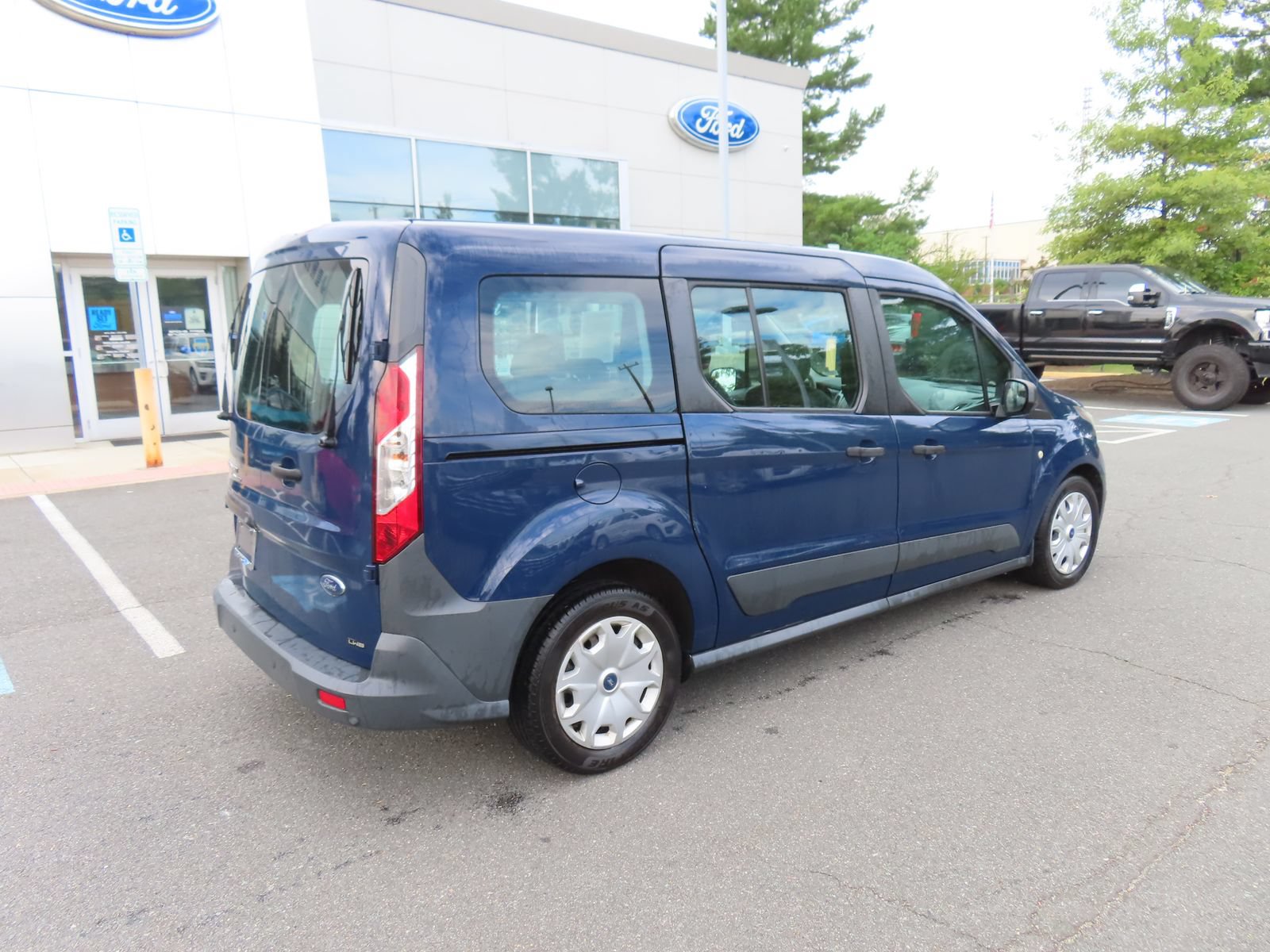 Certified 2017 Ford Transit Connect XL FWD image 5