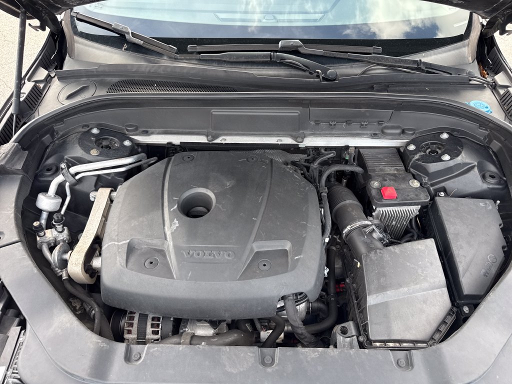 Used 2019 Volvo XC60 T5 Momentum w/ Premium Package AWD/4WD image 27