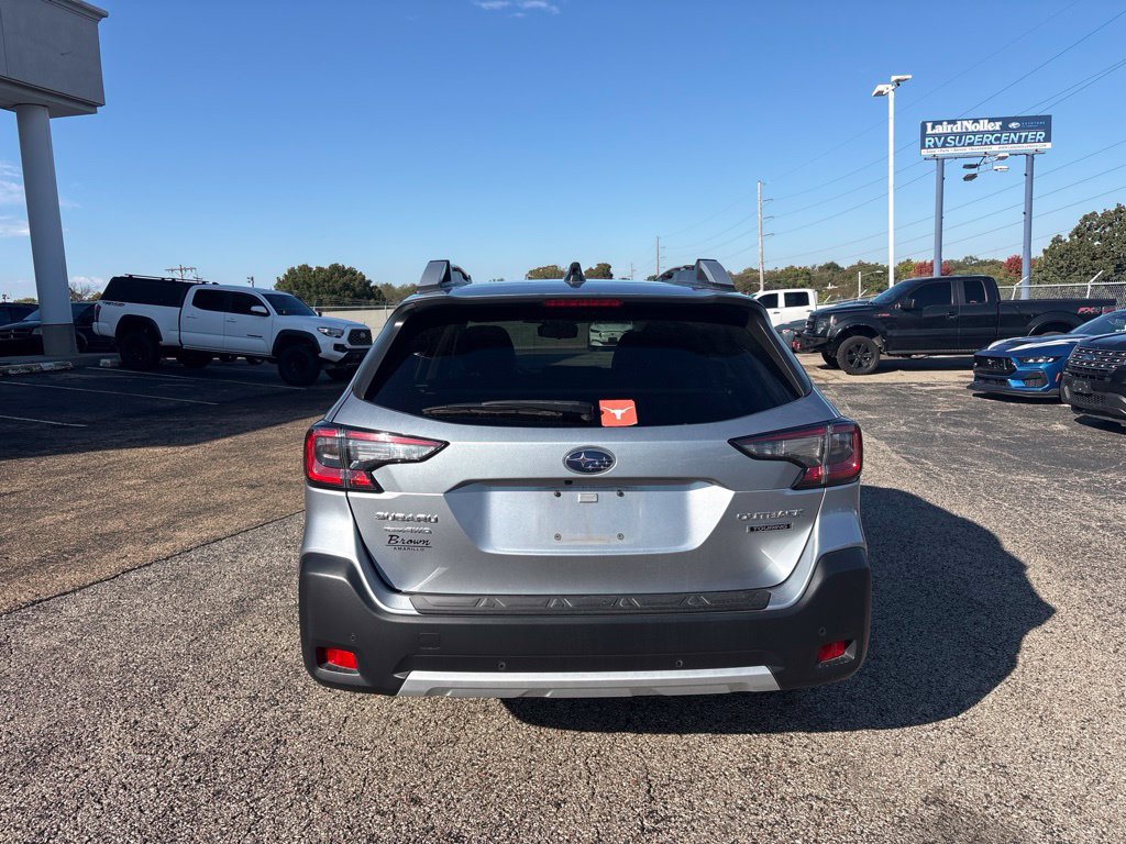 Used 2024 Subaru Outback Touring AWD/4WD image 6