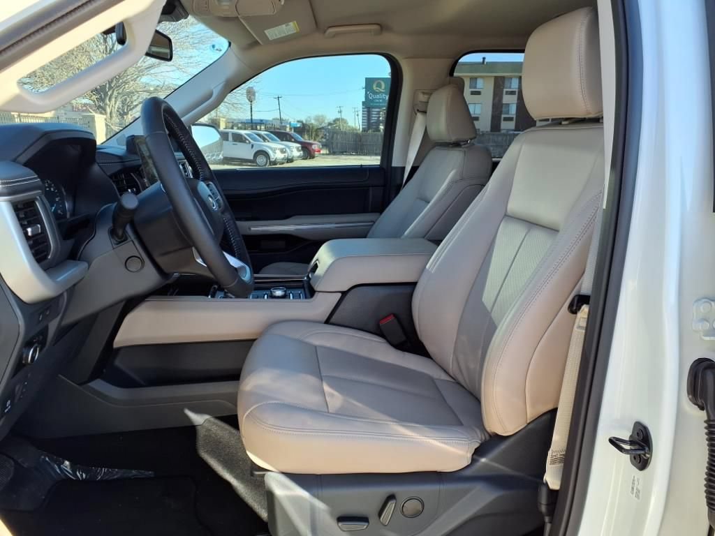 Certified 2024 Ford Expedition XLT AWD/4WD image 16