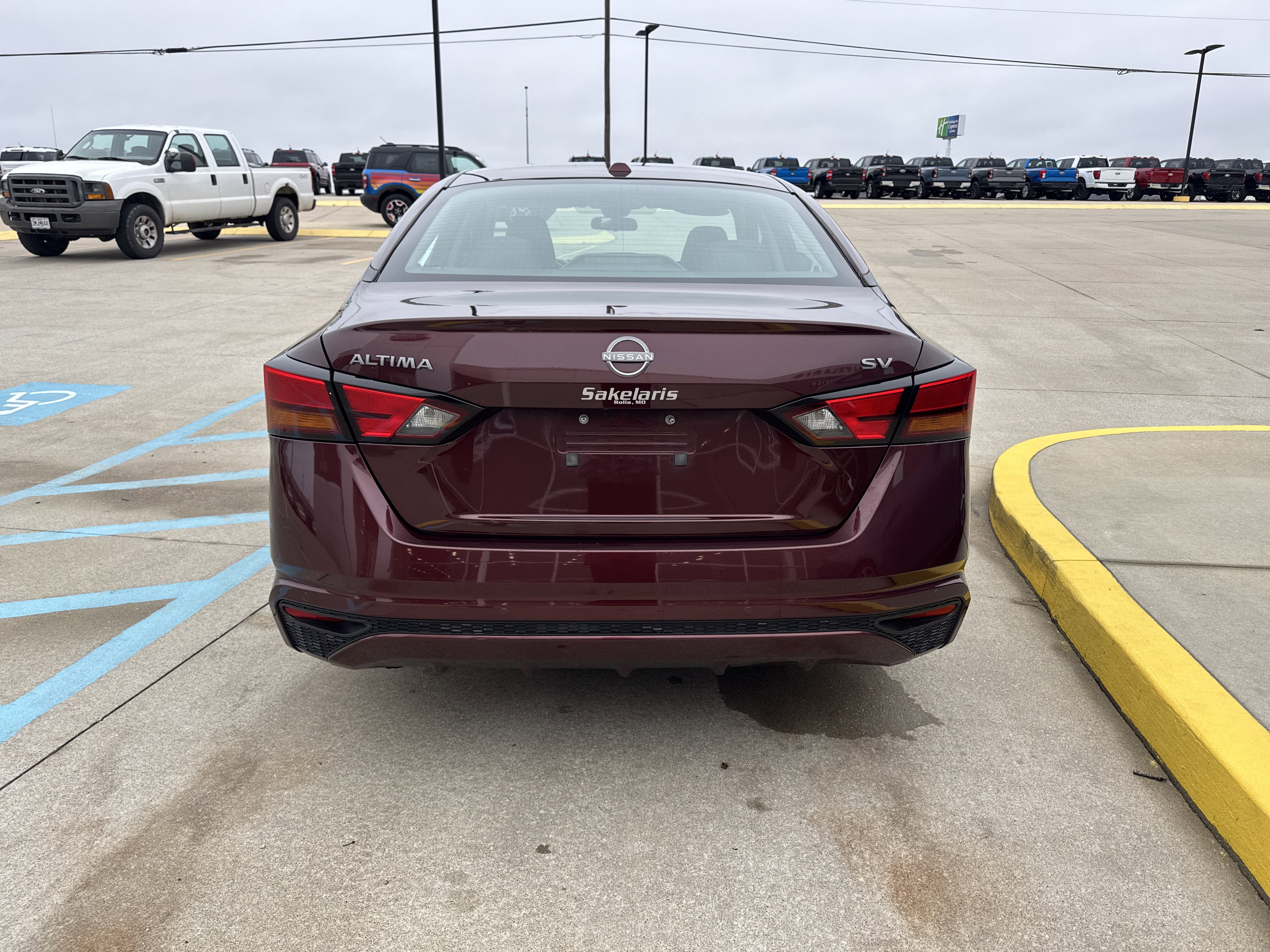 Used 2024 Nissan Altima 2.5 SV image 4