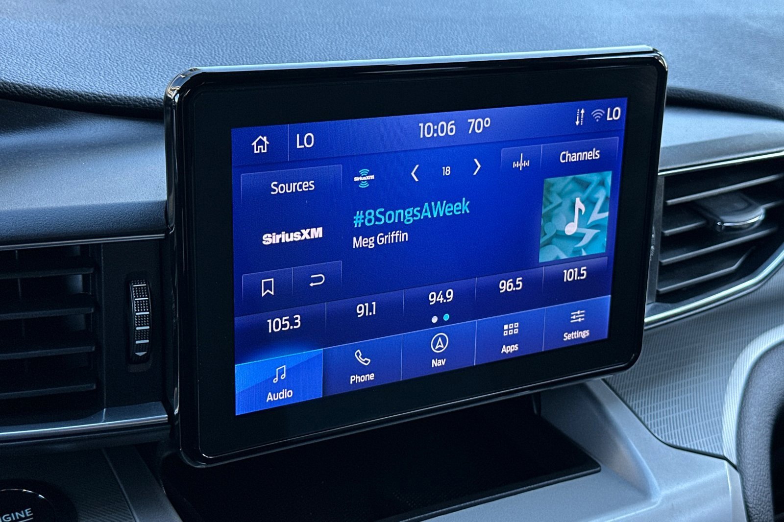 Certified 2022 Ford Explorer XLT w/ Equipment Group 202A image 18