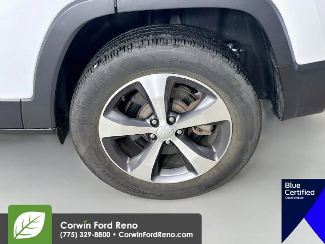 Used 2022 Jeep Cherokee Limited AWD/4WD image 35