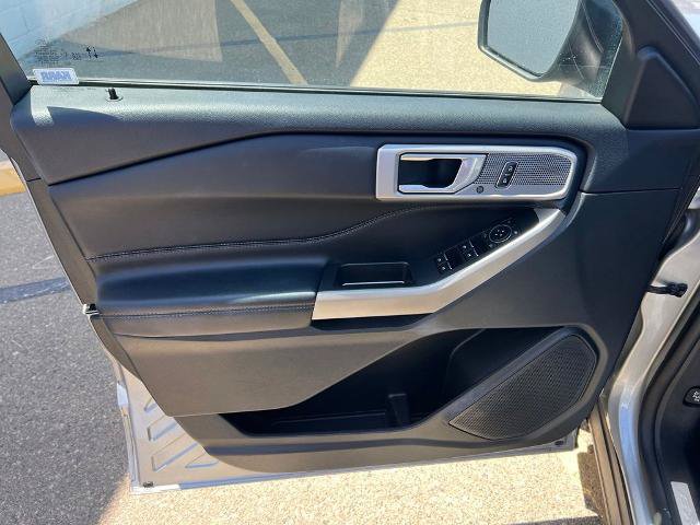Certified 2023 Ford Explorer Limited RWD image 9